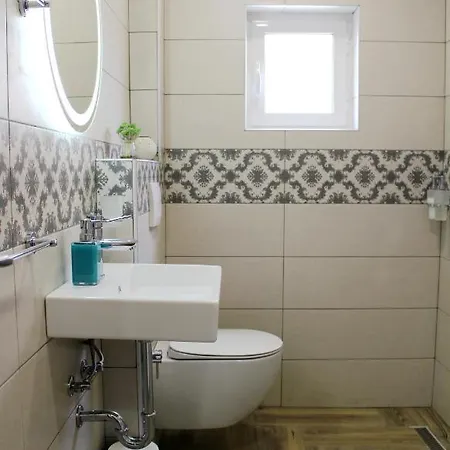 2v1 - Myslym Shyri شقة تيرانا