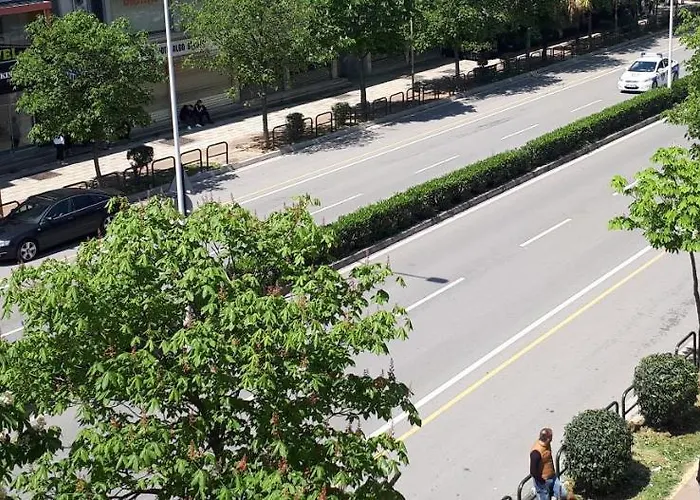 דירה 2v1 - Myslym Shyri טיראנה