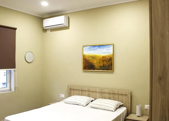 2v1 - Myslym Shyri דירה